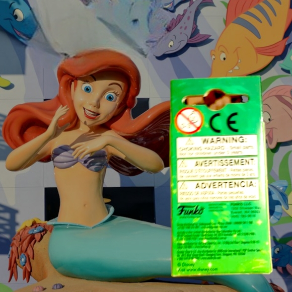 NIB DISNEY Ursula Funko Pop Metallic Little Mermaid Pocket Pop 2" Keychain - Picture 4 of 9